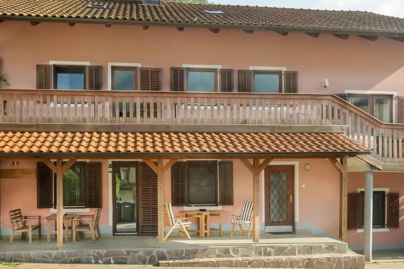 House Maharac With 3 Apartments Till 18 Persons Kamno Ngoại thất bức ảnh