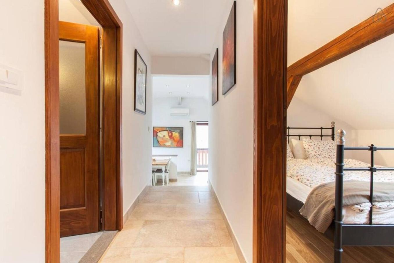House Maharac With 3 Apartments Till 18 Persons Kamno Ngoại thất bức ảnh